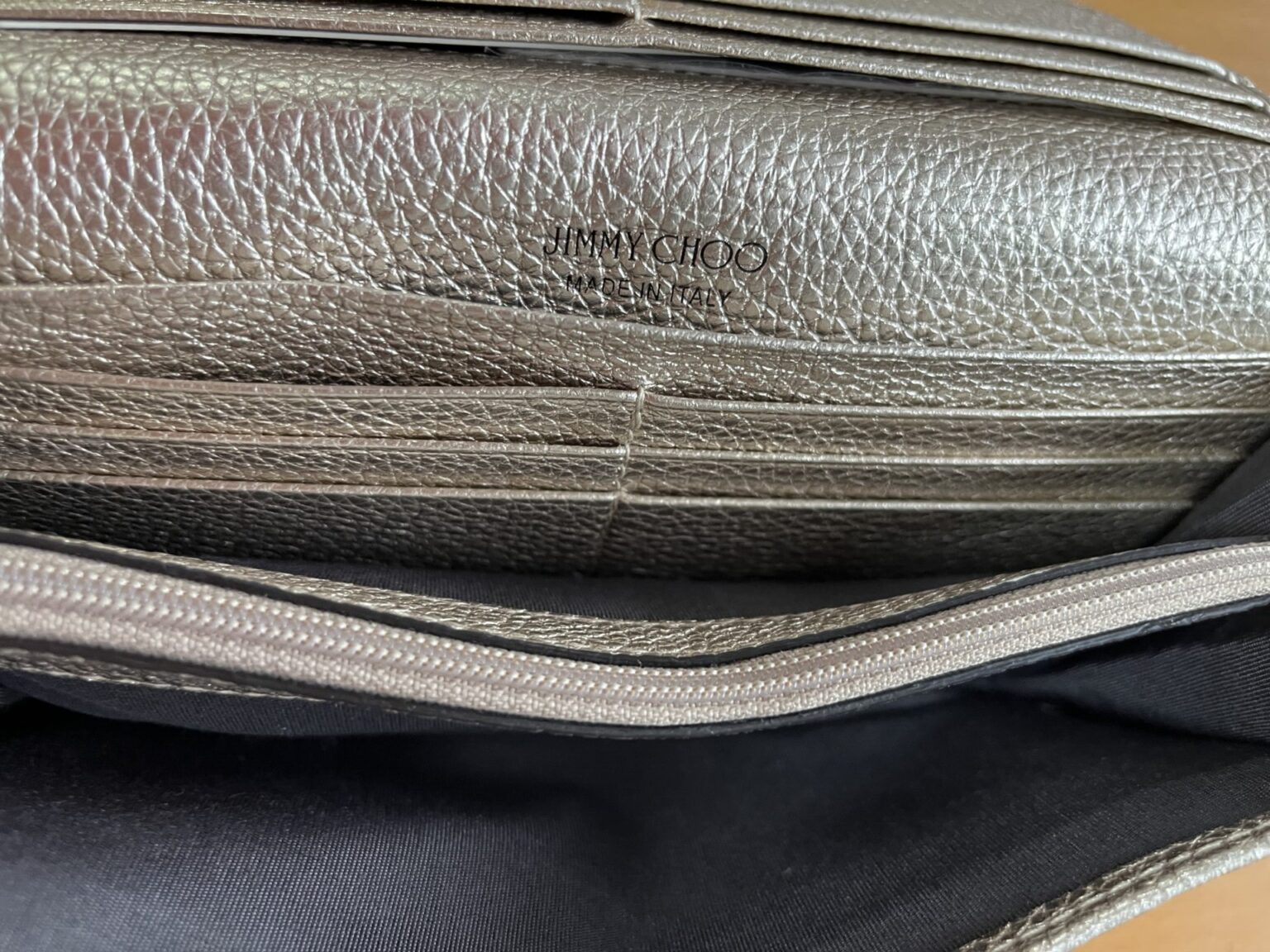 ジミーチュウの財布をダサいと思ってた私が財布を買った理由 - まいぴブログ